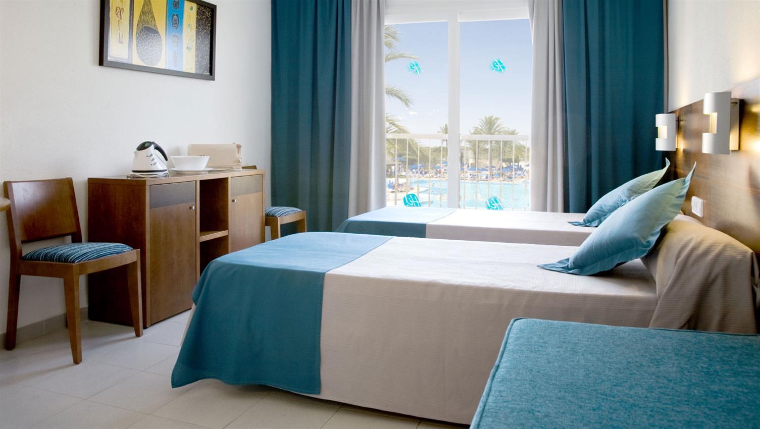 Globales Aparthotel Bouganvilla Sa Coma  Buitenkant foto