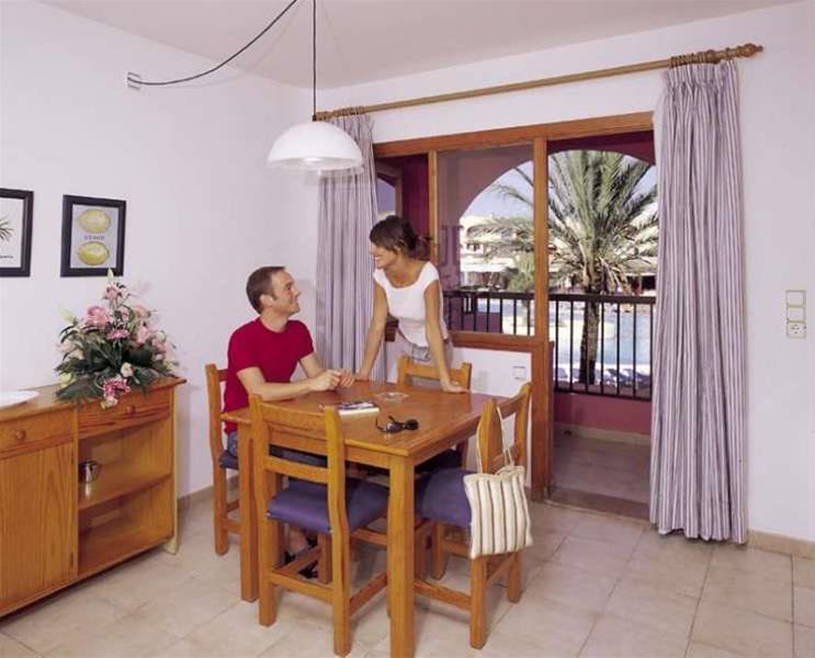 Globales Aparthotel Bouganvilla Sa Coma  Buitenkant foto