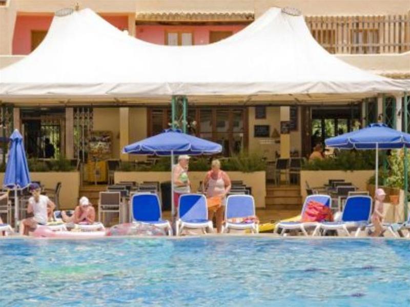Globales Aparthotel Bouganvilla Sa Coma  Buitenkant foto